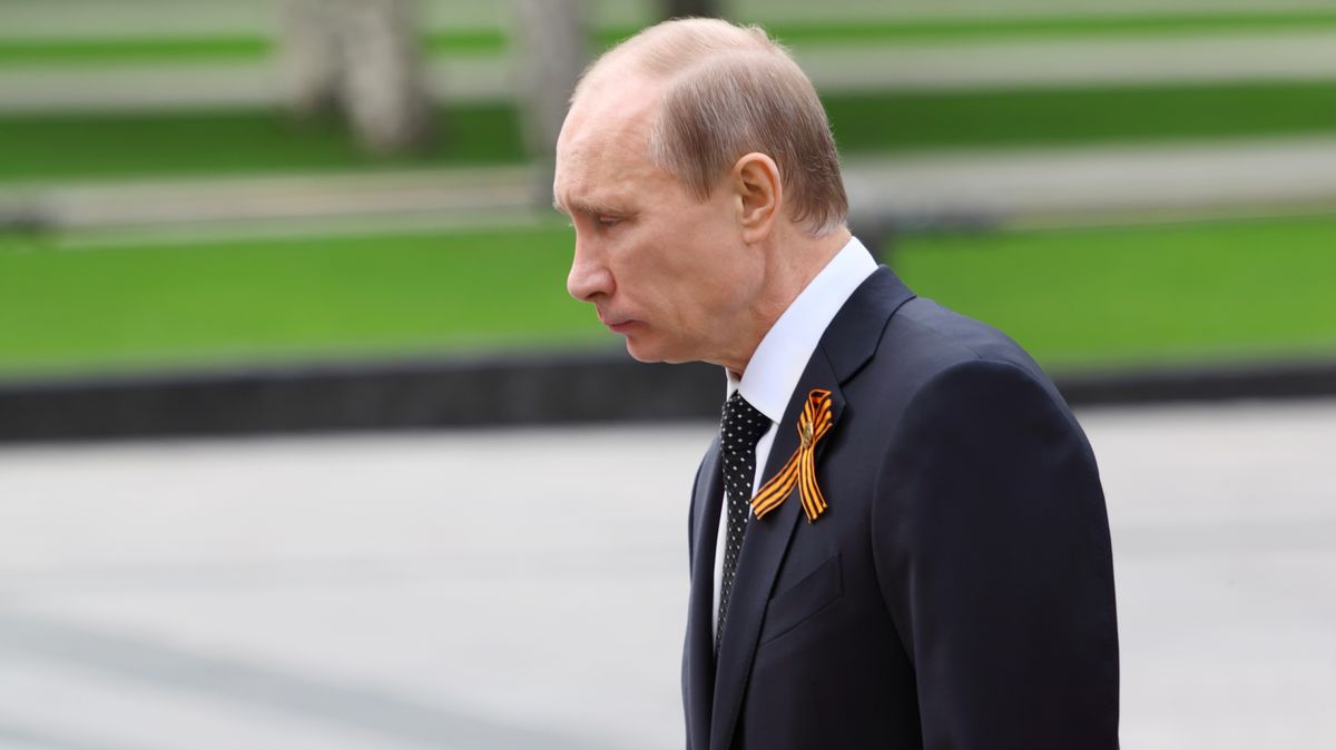 „Vlastizrádce musí rezignovat.“ Ruskem zní vzácné hlasy proti Putinovi